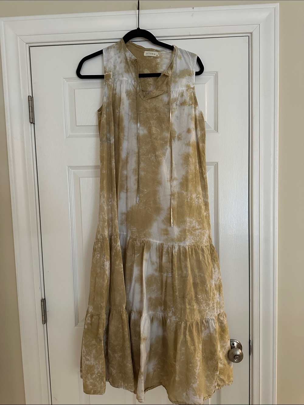 Sleeveless Tie-Dye Maxi Dress in Taupe and White